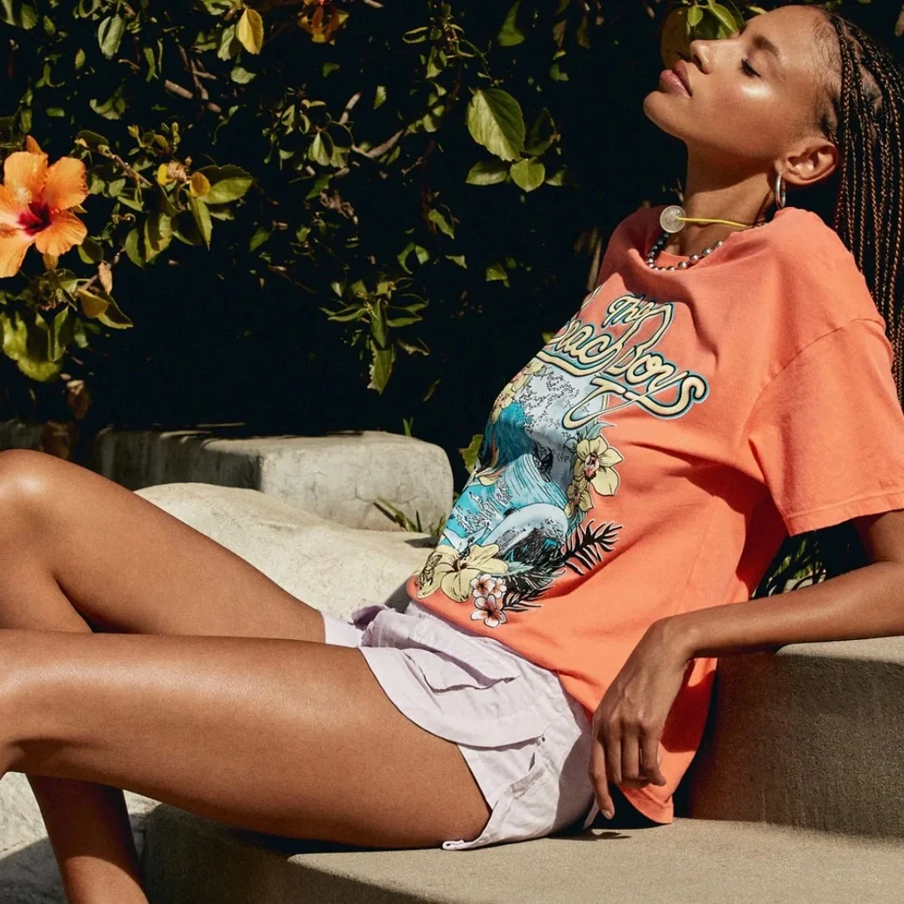 DAYDREAMER | The Beach Boys Surfs Up Boyfriend Tee - Picture 5 of 12